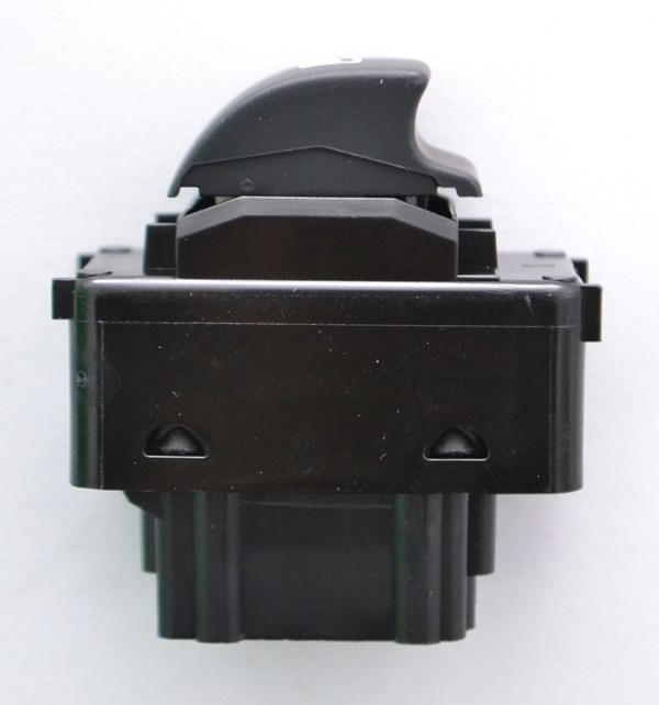 Düğme Kapı Ön Cam