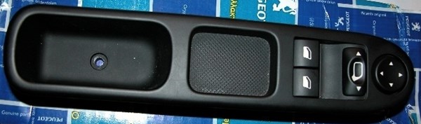 Sol Ön Kapı Cam Ve Ayna Düğmesi